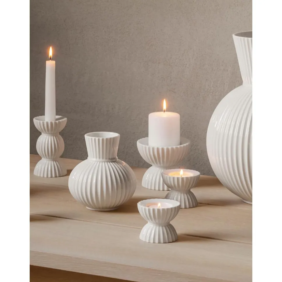 Candelabro De Porcelana Con Relieves Tura